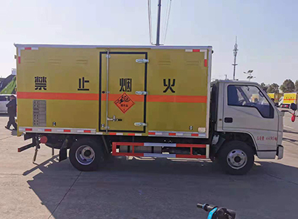老边爆破器材运输车
