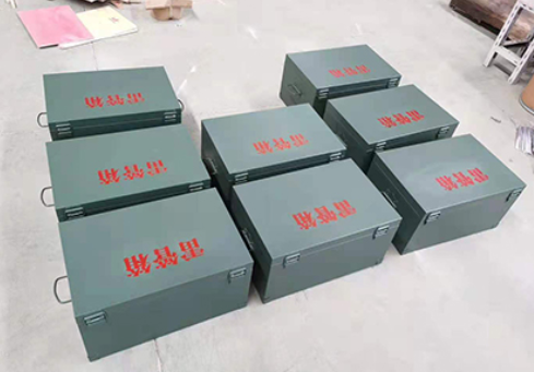 老边炸药箱和雷管箱一般是怎么存放的？